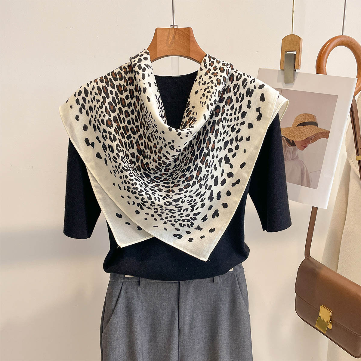 Leopard Print 68x68cm Silk Sca - огляд і ціна Vintage Fashion Hijab