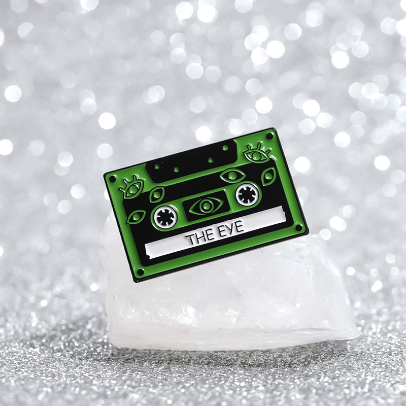 90s Retro Cassettes Enamel Pin - огляд і ціна Vintage Fashion Archive