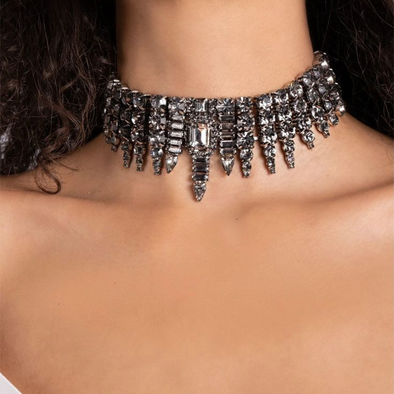 Luxury Rhinestones Geometric M - огляд і ціна Vintage Fashion Queen